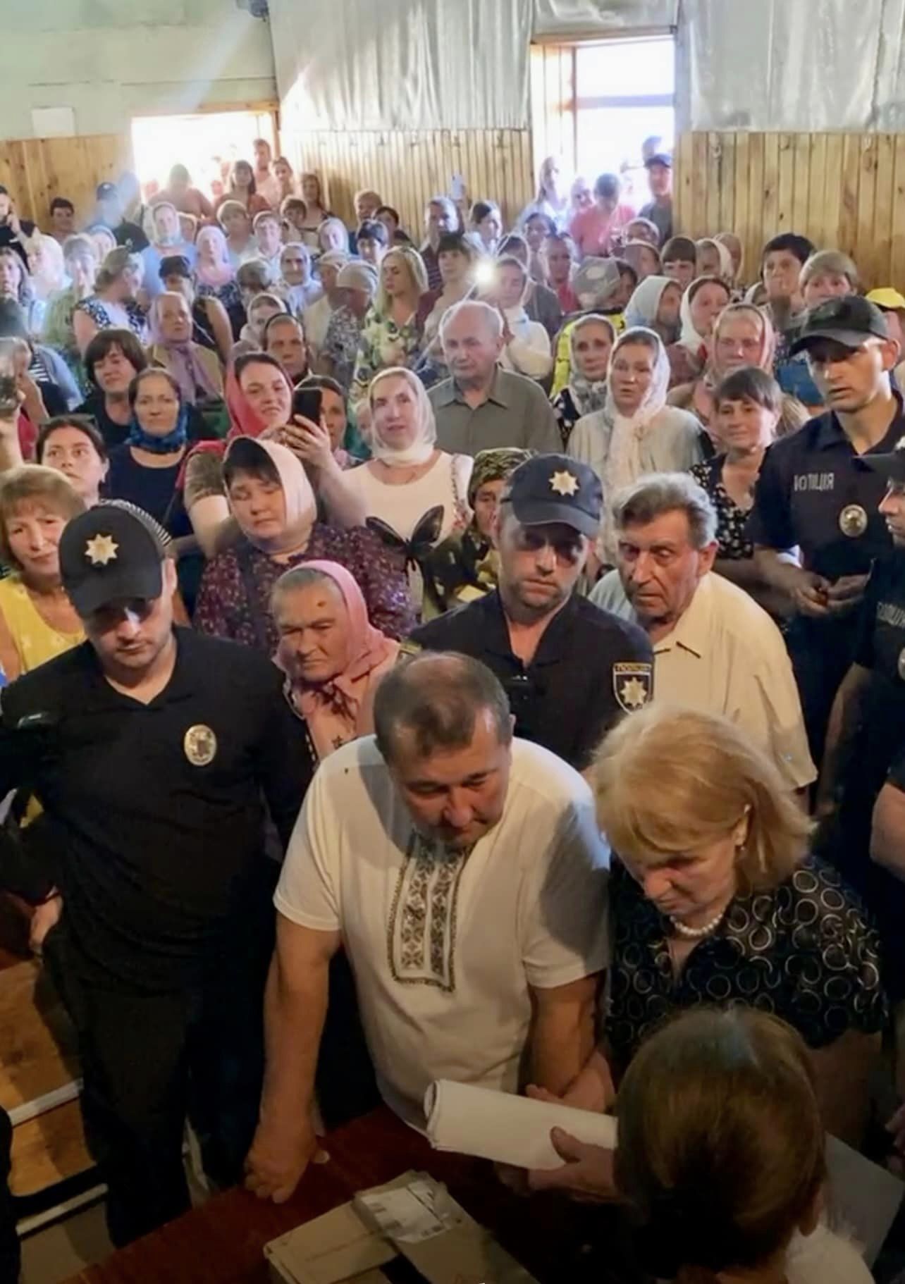 Світязь. Жителі села захистили право Петропавлівського монастиря жити за своїм