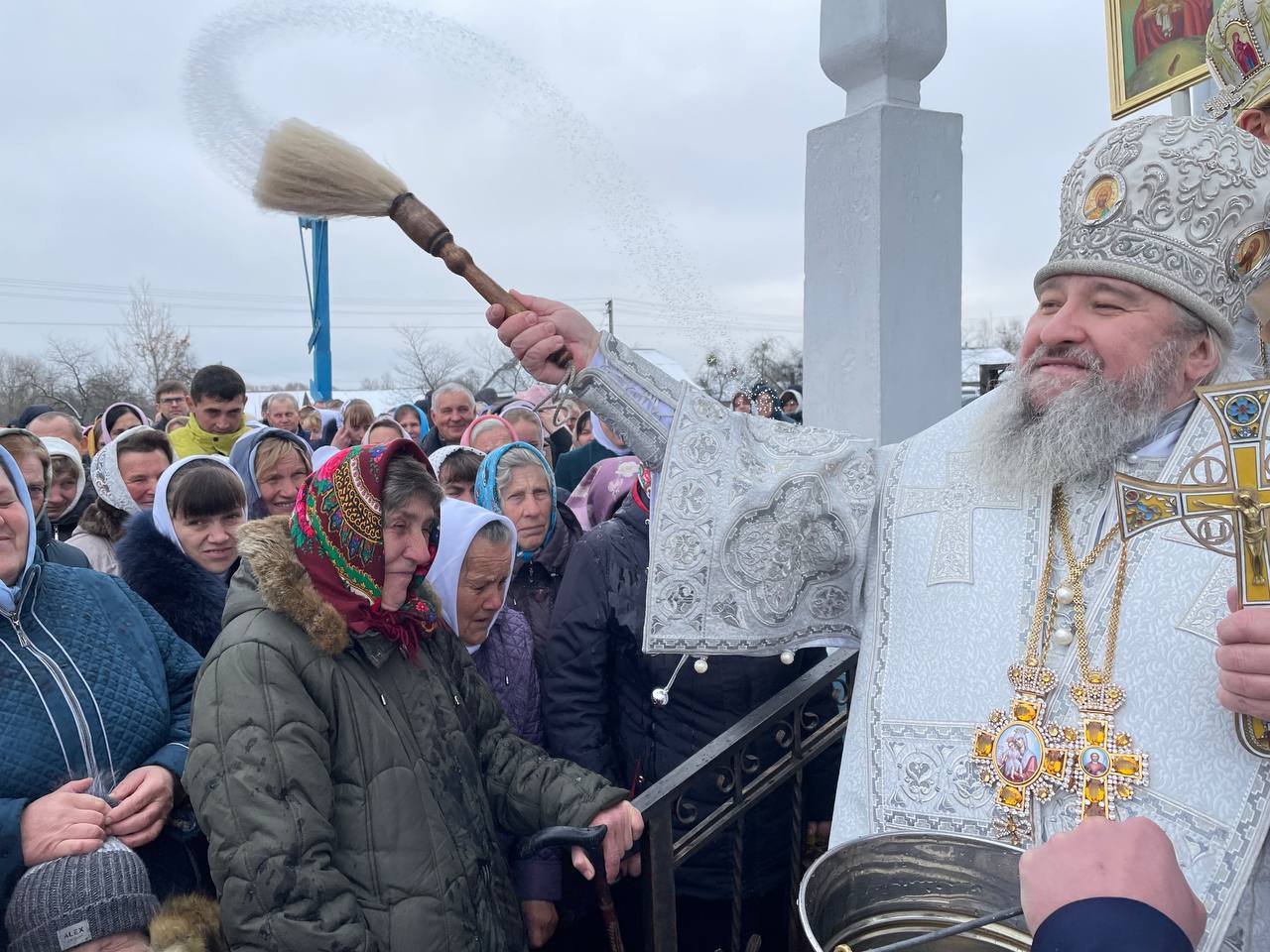 У Кримно митрополит Володимир очолив богослужіння Престольного свята